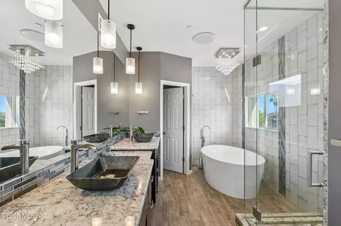 Bath - 5335 E Cloud Nine Dr, Tucson, AZ 85739 photo 1 of 5
