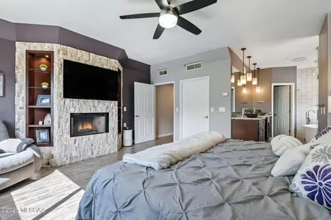 Bedroom - 5335 E Cloud Nine Dr, Tucson, AZ 85739 photo 2 of 4