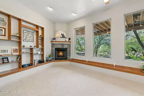 Living - 5335 E Cloud Nine Dr, Tucson, AZ 85739 photo 2 of 4