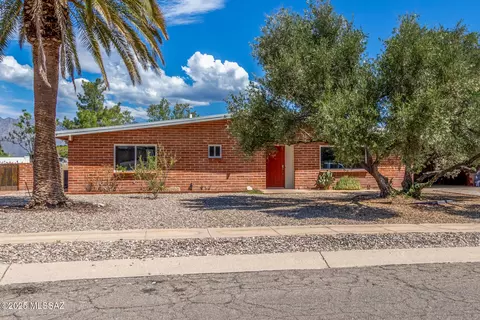 9063 E Bellevue St, Tucson, AZ 85715