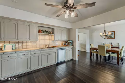 Kitchen - 7860 E Hampton St, Tucson, AZ 85715 photo 4 of 4