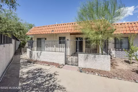 5962 E Refreshment Pass, Tucson, AZ 85712