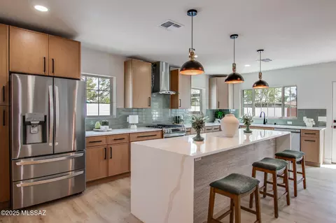 2910 E Linden St, Tucson, AZ 85716