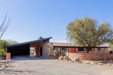 7111 N Edgewood Pl, Tucson, AZ 85704
