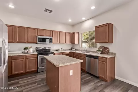 Kitchen - 20950 E Frontier Rd, Red Rock, AZ 85145 photo 2 of 3