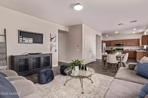 Living - 20950 E Frontier Rd, Red Rock, AZ 85145 photo 3 of 4