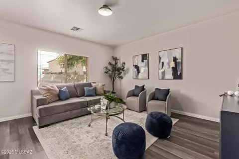 Living - 20950 E Frontier Rd, Red Rock, AZ 85145 photo 1 of 4