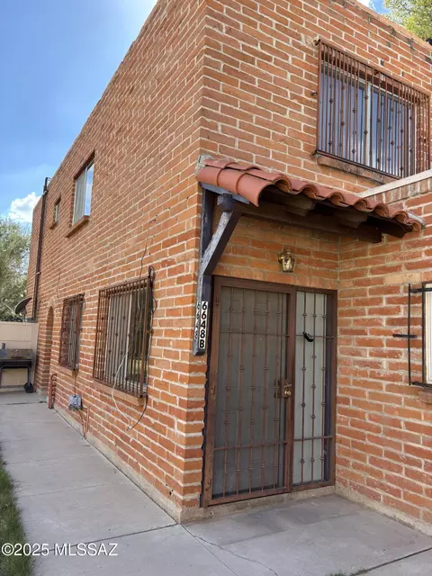 6648 E Calle La Paz UNIT B, Tucson, AZ 85715