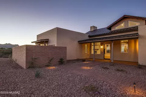 2750 W Black Cloud Ct, Tucson, AZ 85745