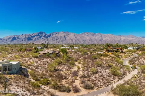 4627 E Coachlight Ln, Tucson, AZ 85718