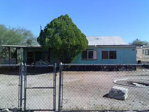 9425 S Vicki Dr, Tucson, AZ 85736
