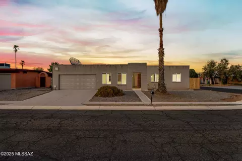 7156 E Desert Aire Dr, Tucson, AZ 85730