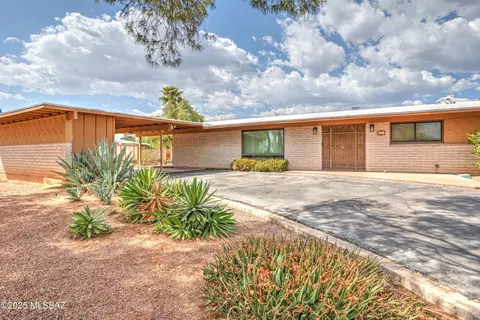 7431 E Sabino Vista Dr, Tucson, AZ 85750