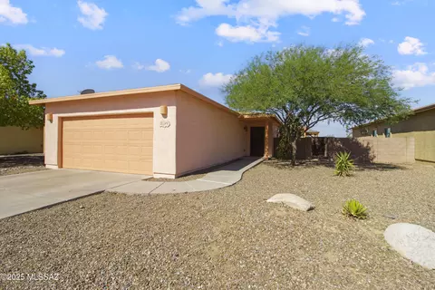 7134 S Corona Pl, Tucson, AZ 85756