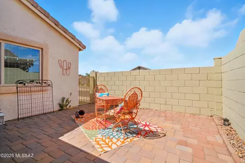 Exterior - 8557 S Dubloon Way, Tucson, AZ 85756 photo 4 of 10