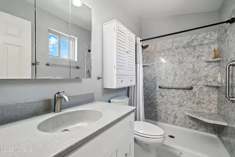Bath - 8557 S Dubloon Way, Tucson, AZ 85756 photo 1 of 2