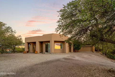 600 N Oak Hills Pl, Oracle, AZ 85623