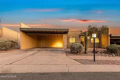 7848 E 4th St, Tucson, AZ 85710 photo 2