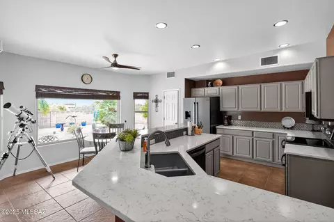 Kitchen - 14272 E Whispering Ocotillo Pl, Vail, AZ 85641 photo 2 of 6