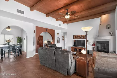 Living - 14272 E Whispering Ocotillo Pl, Vail, AZ 85641 photo 4 of 4