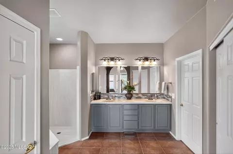 Bath - 14272 E Whispering Ocotillo Pl, Vail, AZ 85641 photo 2 of 4