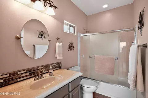 Bath - 14272 E Whispering Ocotillo Pl, Vail, AZ 85641 photo 3 of 4