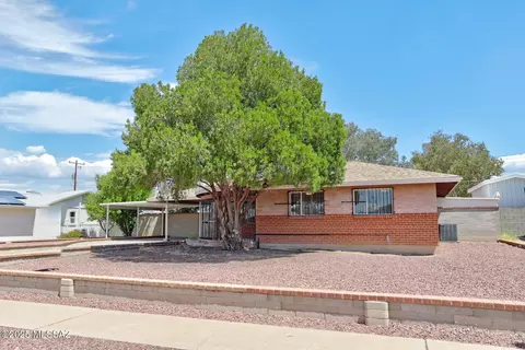 6453 E Calle Luna, Tucson, AZ 85710
