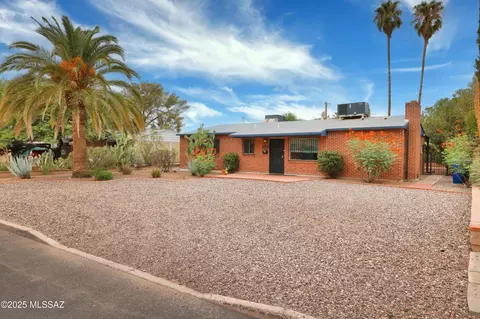 2833 E Copper St, Tucson, AZ 85716