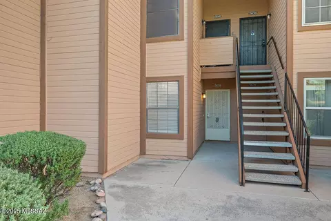 5638 S Wood Crest Dr, Tucson, AZ 85746