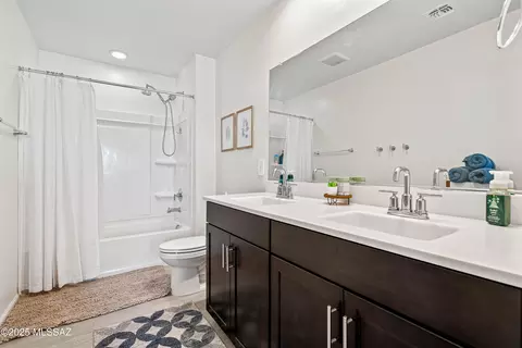 Bath - 12608 E Caden Dr, Vail, AZ 85641 photo 2 of 2