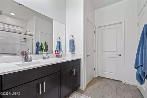 Bath - 12608 E Caden Dr, Vail, AZ 85641 photo 1 of 2