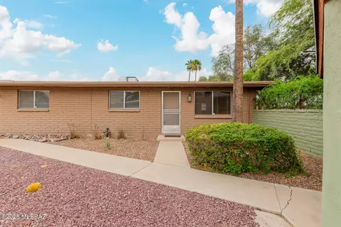 3013 E Blacklidge Dr, Tucson, AZ 85716