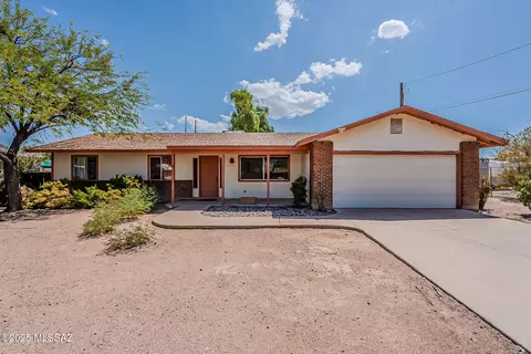 2766 N Desert Ave, Tucson, AZ 85712