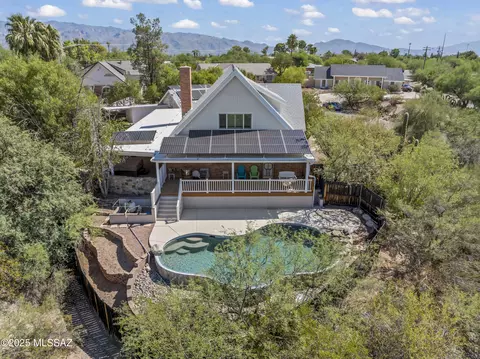 6939 E Crestline Dr, Tucson, AZ 85715