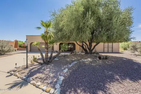 1310 N La Canoa, Green Valley, AZ 85614