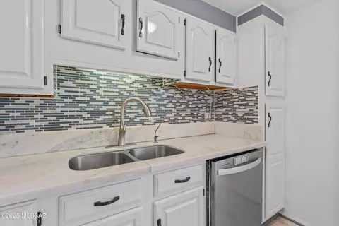 Kitchen - 5201 E 23rd St, Tucson, AZ 85711 photo 2 of 3