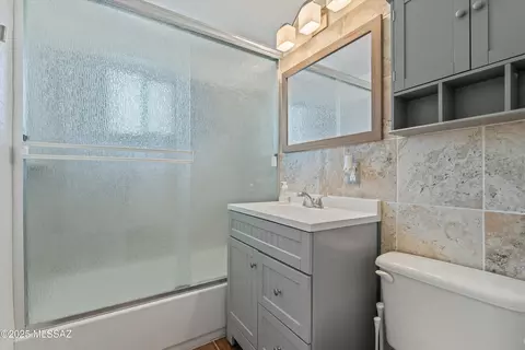 Bath - 5201 E 23rd St, Tucson, AZ 85711 photo 3 of 3