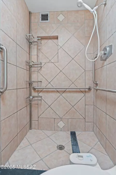 Bath - 5201 E 23rd St, Tucson, AZ 85711 photo 2 of 3