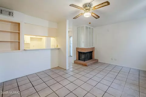 1600 N Wilmot Rd #138, Tucson, AZ 85712