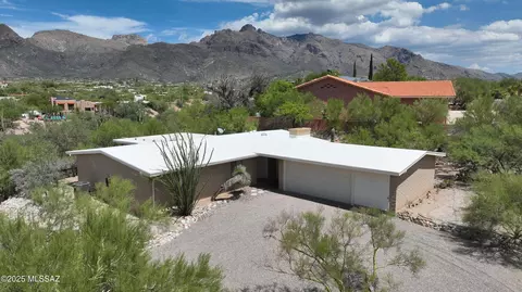 6661 N Camino Abbey, Tucson, AZ 85718