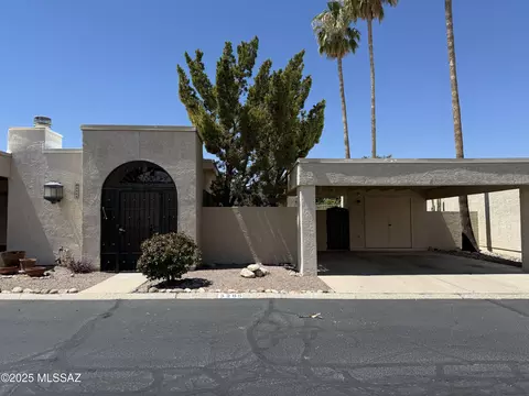 3265 N Little Horse Dr, Tucson, AZ 85712