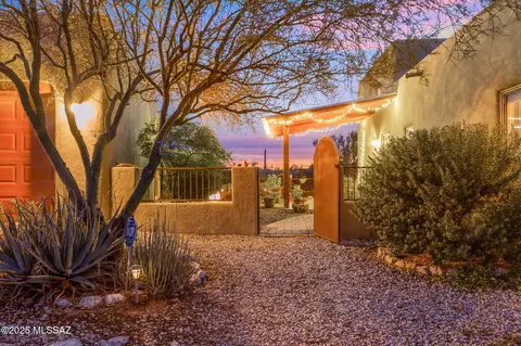 10375 N Blue Bonnet Rd, Tucson, AZ 85742