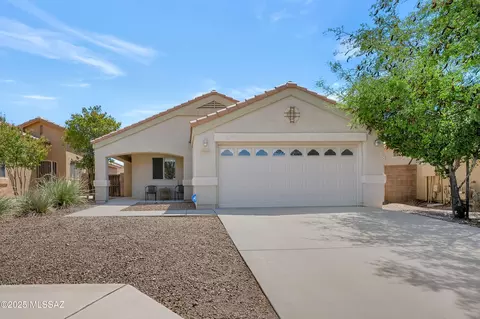 10440 E Oakbrook St, Tucson, AZ 85747
