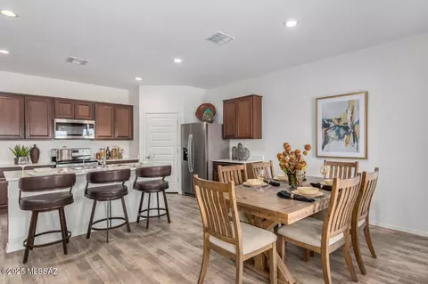 Dining - 1044 S Chatfield Ave, Vail, AZ 85641 photo 3 of 4