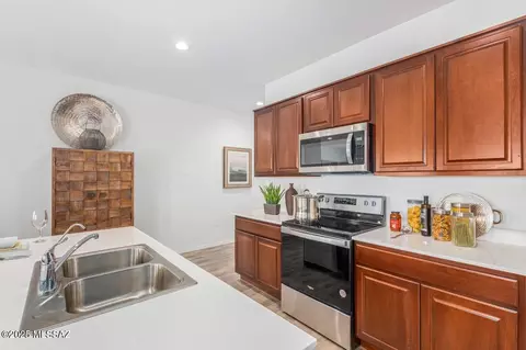 Kitchen - 1044 S Chatfield Ave, Vail, AZ 85641 photo 6 of 6