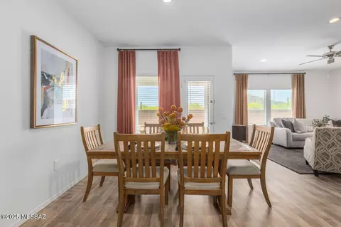 Dining - 1044 S Chatfield Ave, Vail, AZ 85641 photo 4 of 4