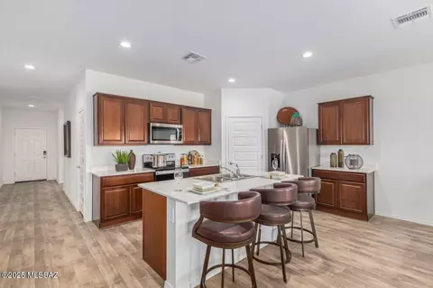 Kitchen - 1044 S Chatfield Ave, Vail, AZ 85641 photo 3 of 6