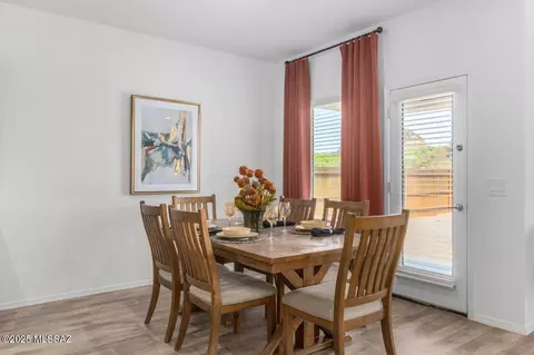 Dining - 1044 S Chatfield Ave, Vail, AZ 85641 photo 2 of 4