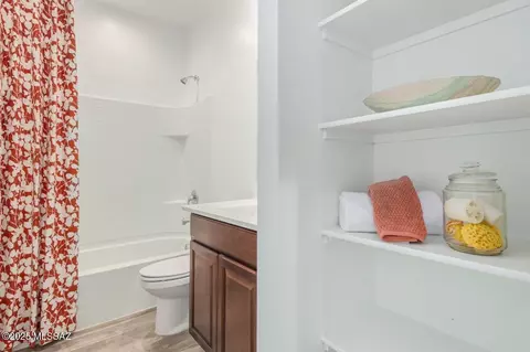 Bath - 1044 S Chatfield Ave, Vail, AZ 85641 photo 1 of 2