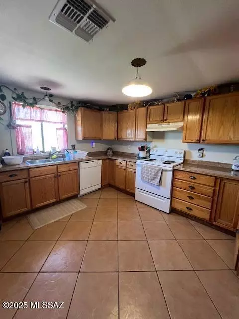 7607 W County Line Rd, Willcox, AZ 85643